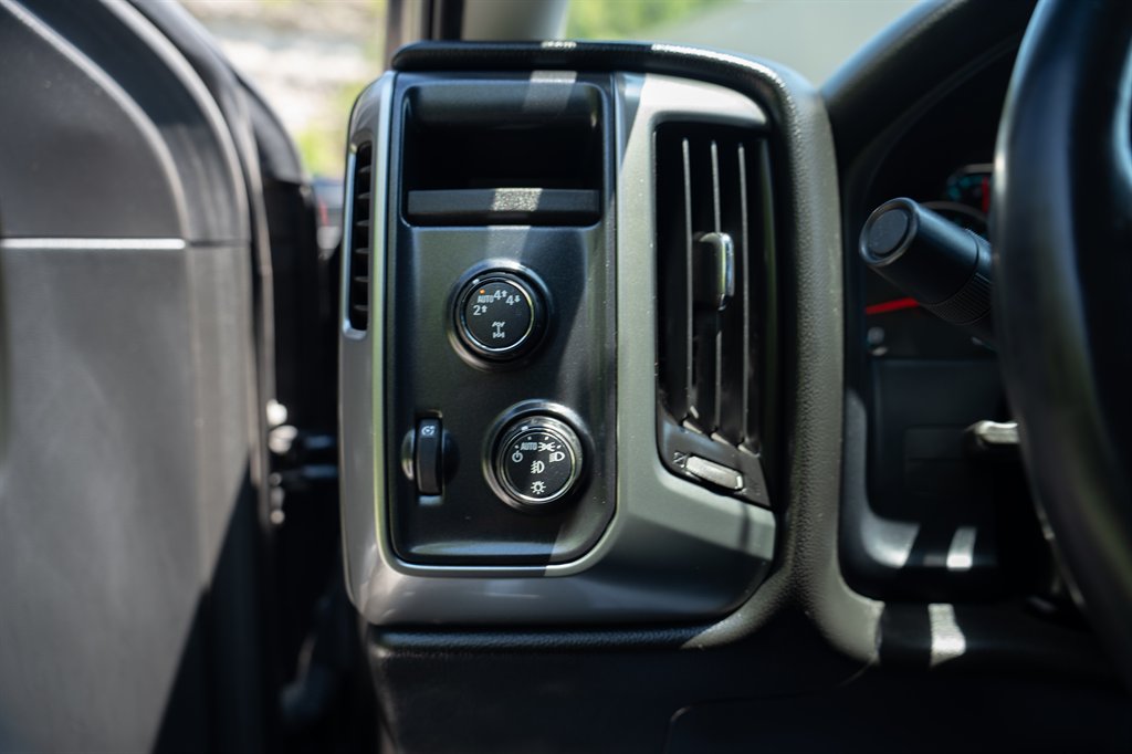 2017 Chevrolet Silverado 1500 - $18,900
