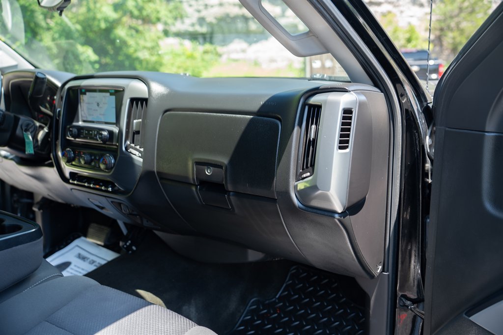 2017 Chevrolet Silverado 1500 - $18,900