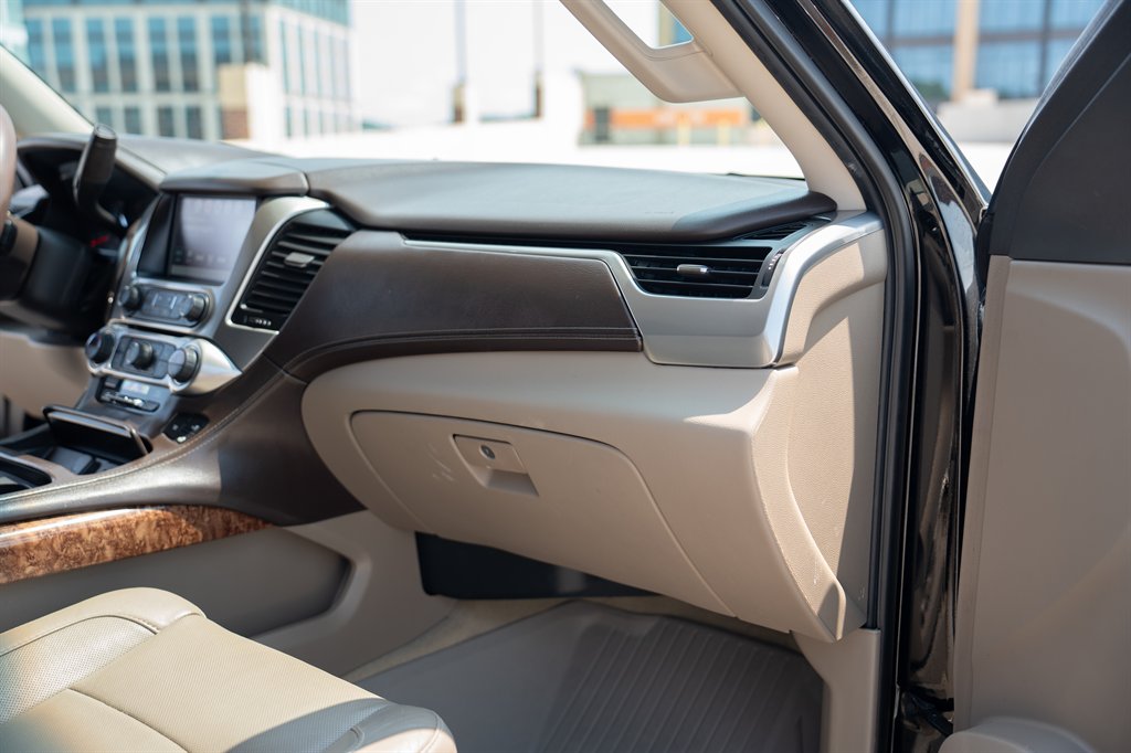2015 Chevrolet Suburban - $25,900