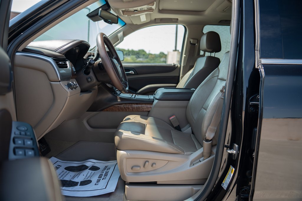 2015 Chevrolet Suburban - $25,900