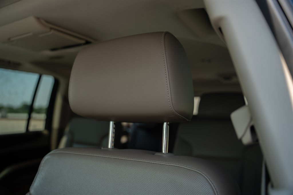 2015 Chevrolet Suburban - $25,900