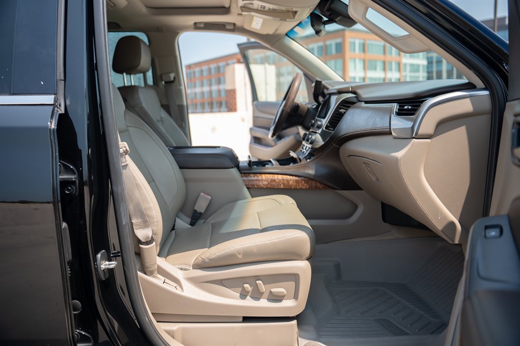 2015 Chevrolet Suburban - $25,900