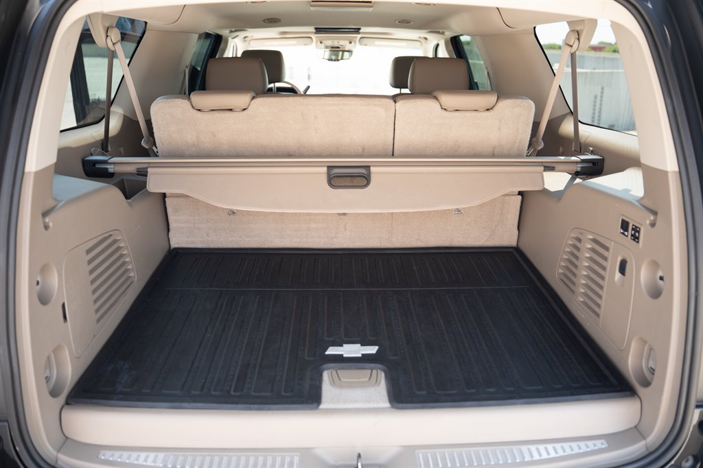 2015 Chevrolet Suburban - $25,900