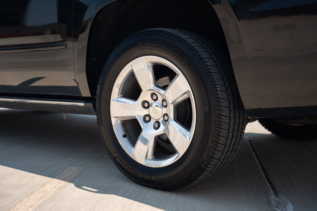 2015 Chevrolet Suburban - $25,900