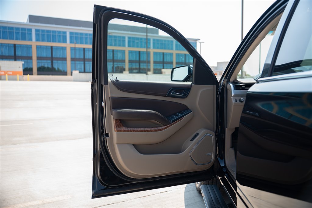 2015 Chevrolet Suburban - $25,900