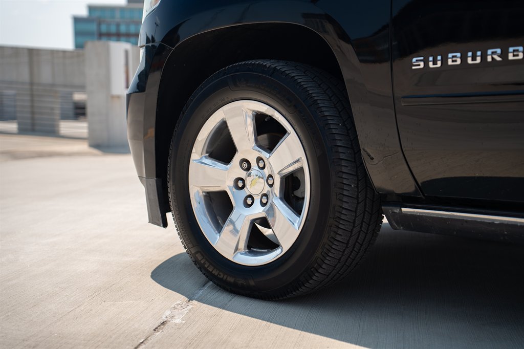 2015 Chevrolet Suburban - $25,900