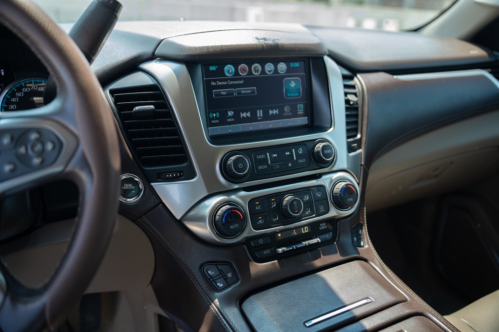 2015 Chevrolet Suburban - $25,900