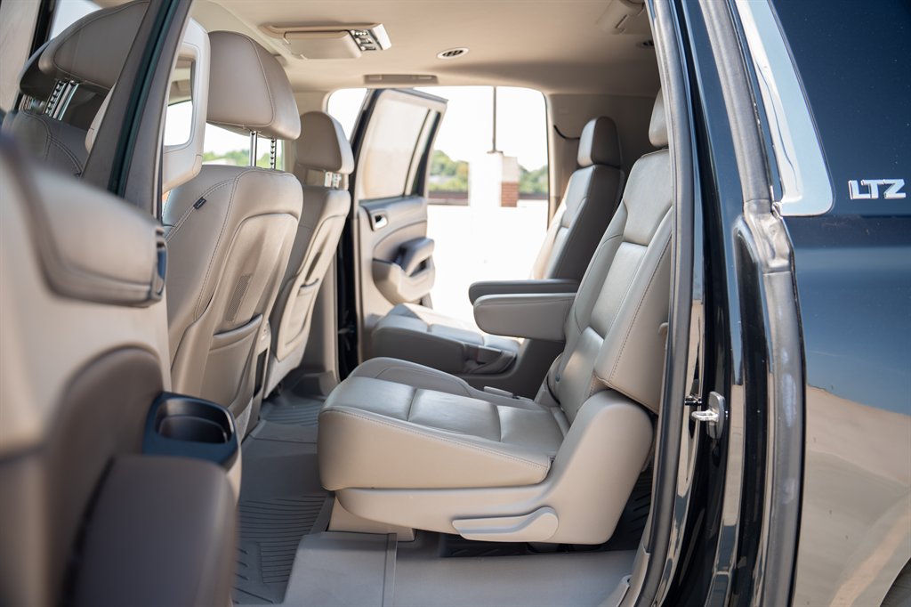 2015 Chevrolet Suburban - $25,900