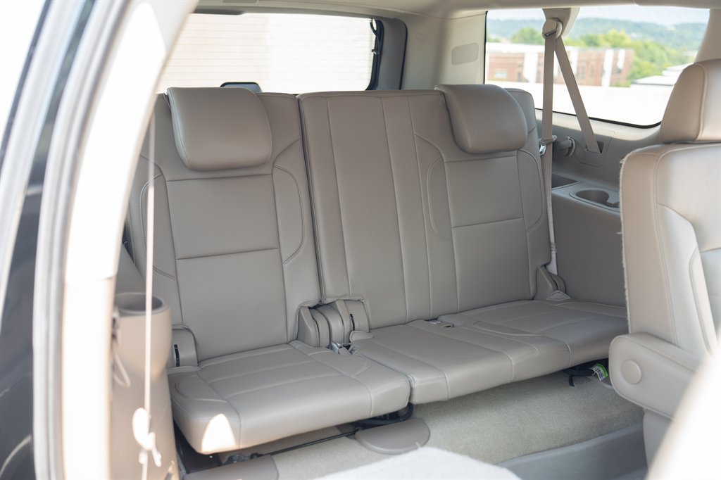2015 Chevrolet Suburban - $25,900