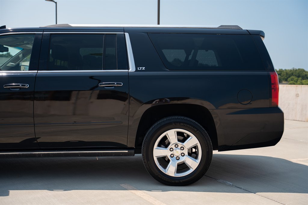 2015 Chevrolet Suburban - $25,900