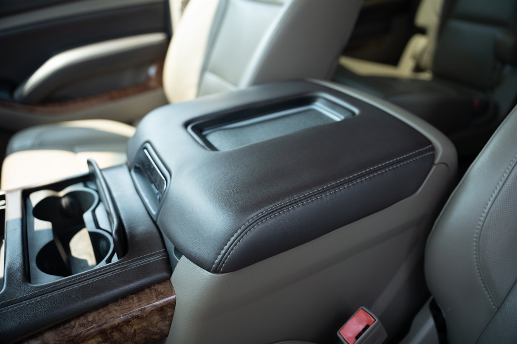 2015 Chevrolet Suburban - $25,900