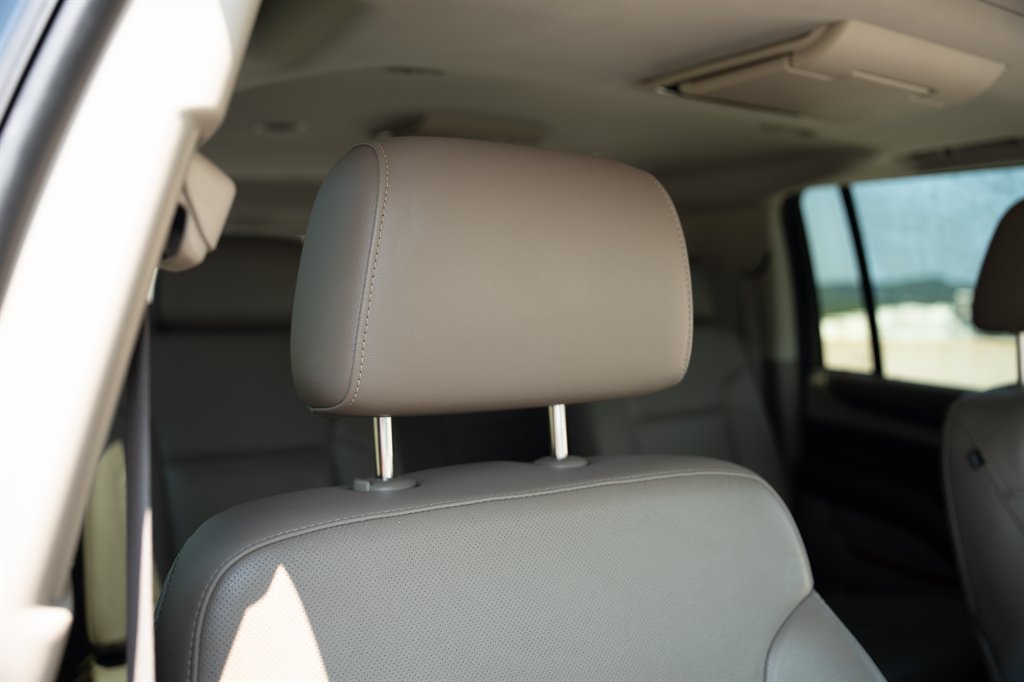 2015 Chevrolet Suburban - $25,900