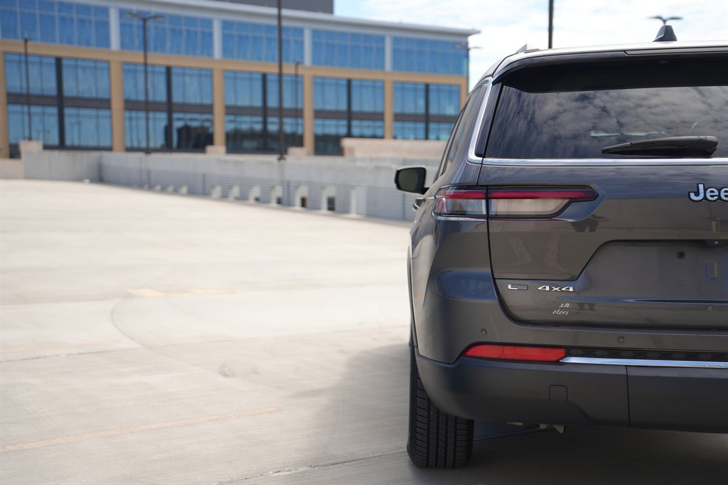 2021 Jeep Cherokee - $24,900