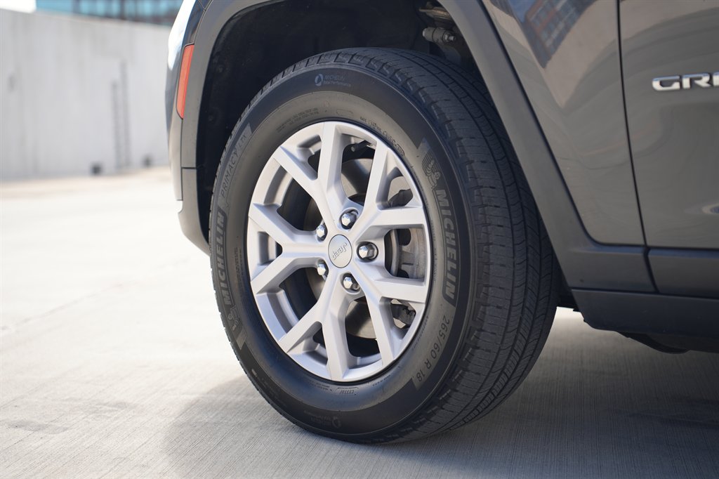 2021 Jeep Cherokee - $24,900
