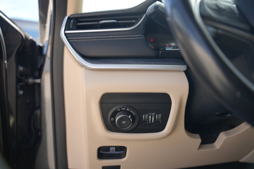 2021 Jeep Cherokee - $24,900