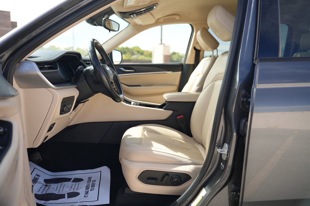 2021 Jeep Cherokee - $24,900
