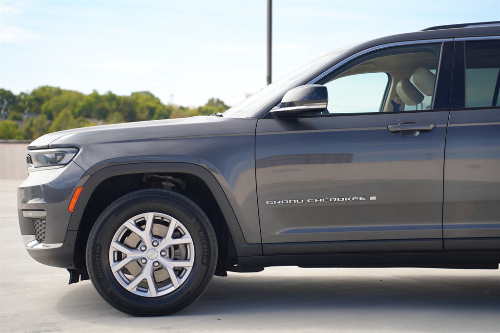 2021 Jeep Cherokee - $24,900