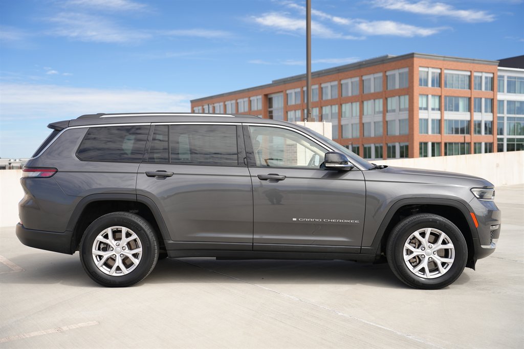 2021 Jeep Cherokee - $24,900