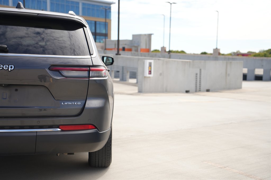 2021 Jeep Cherokee - $24,900