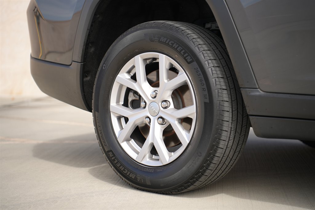 2021 Jeep Cherokee - $24,900