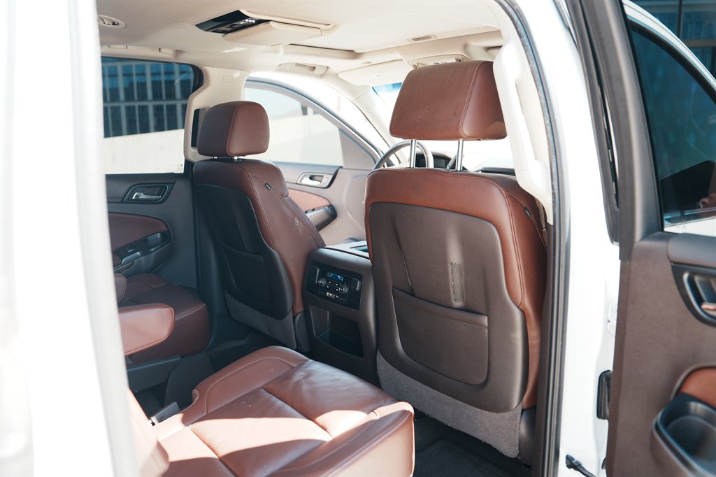 2016 Chevrolet Suburban - $18,900
