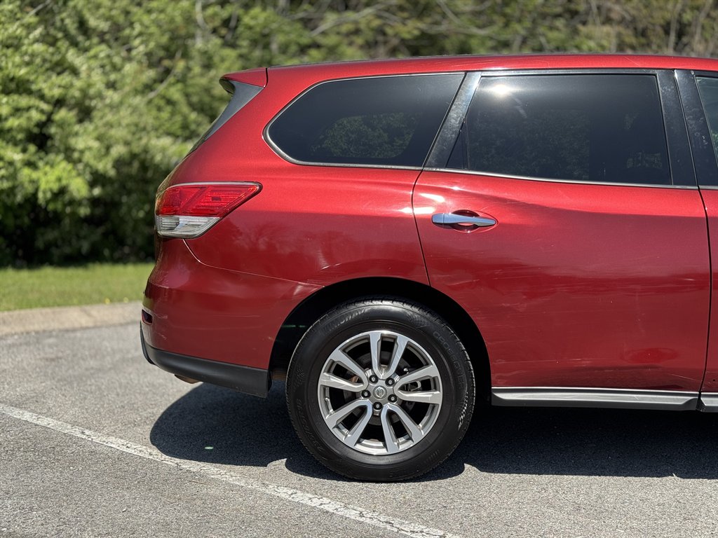2014 Nissan Pathfinder S photo