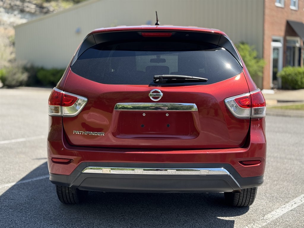 2014 Nissan Pathfinder S photo