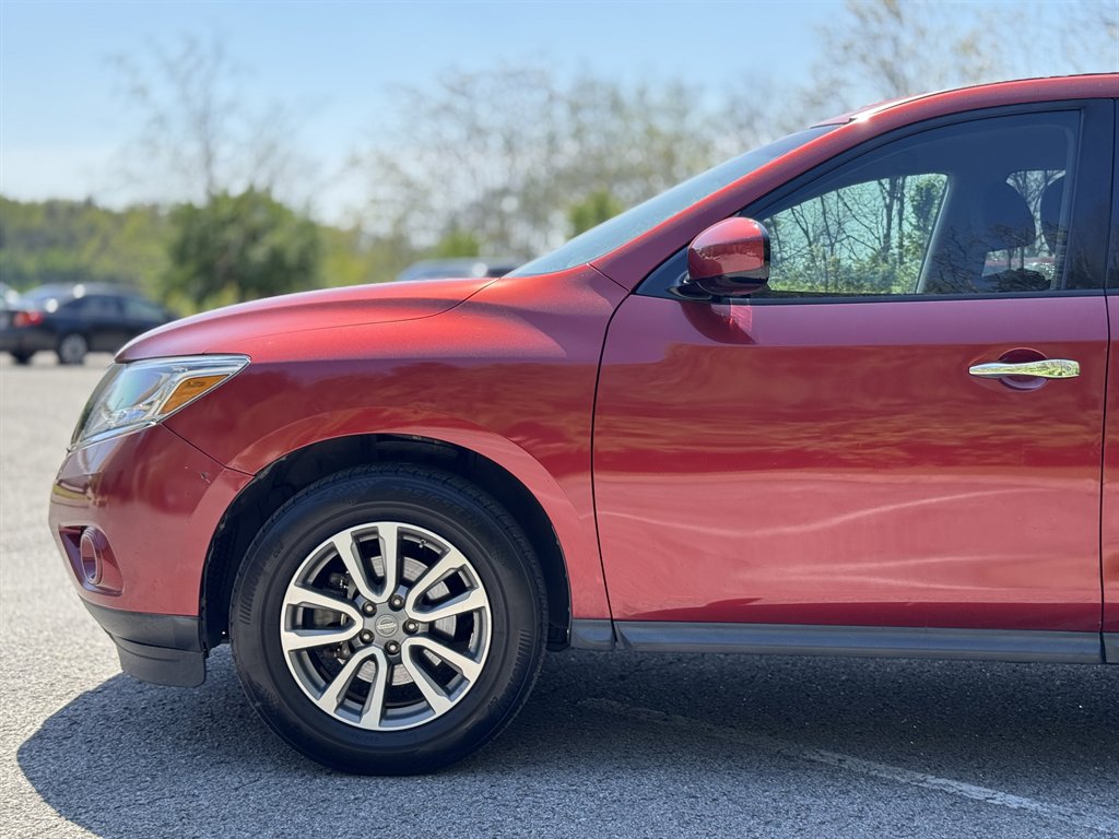 2014 Nissan Pathfinder S photo