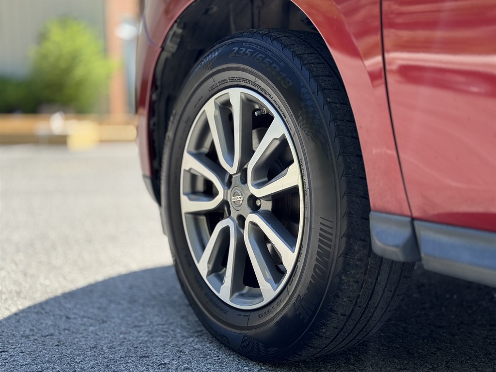 2014 Nissan Pathfinder S photo