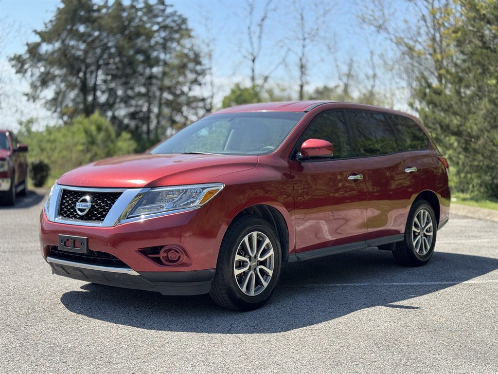 2014 Nissan Pathfinder S photo