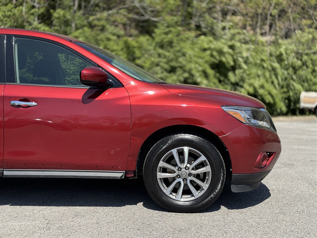2014 Nissan Pathfinder S photo