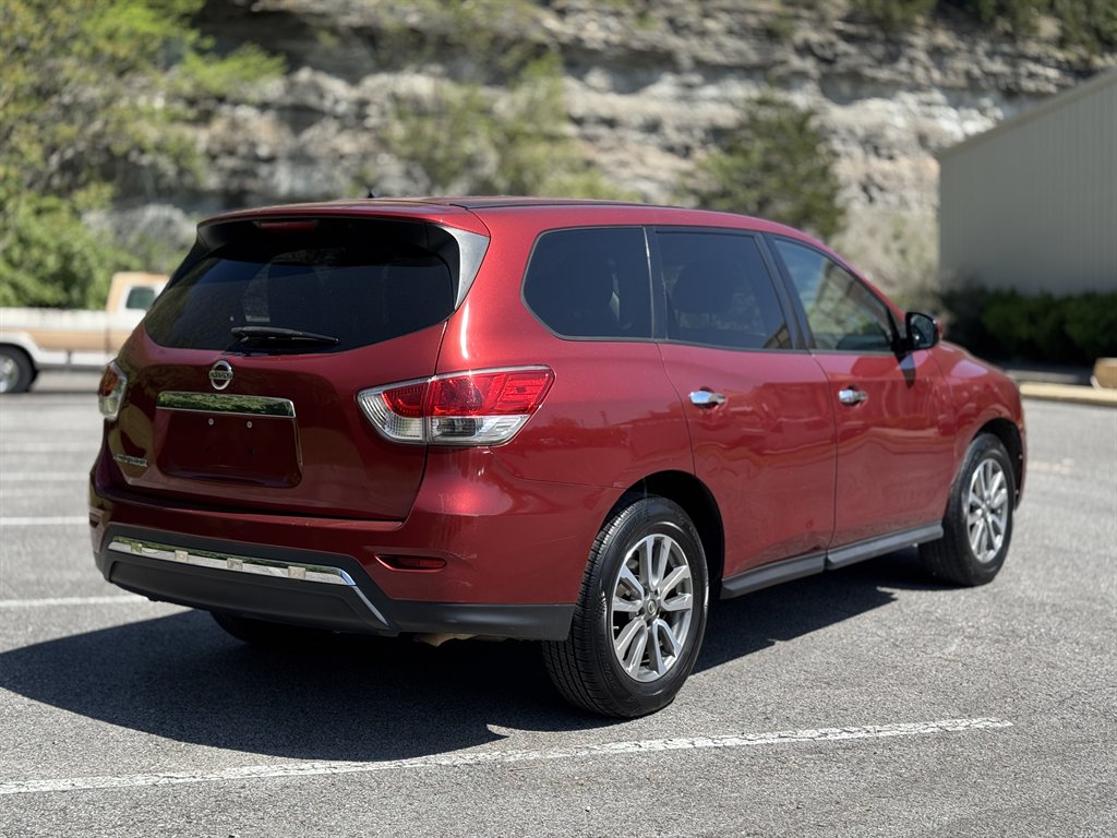 2014 Nissan Pathfinder S photo