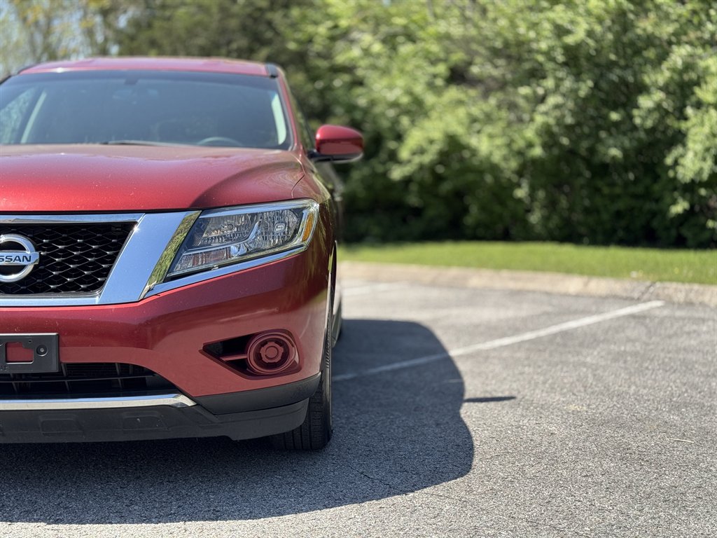 2014 Nissan Pathfinder S photo