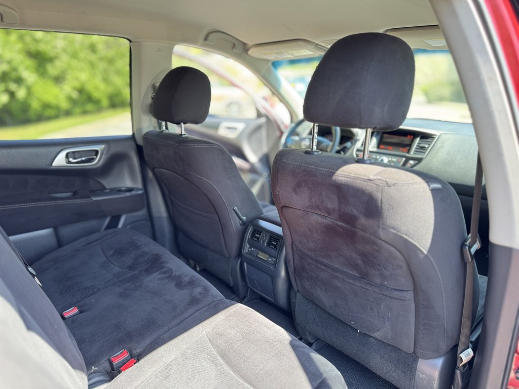 2014 Nissan Pathfinder S photo