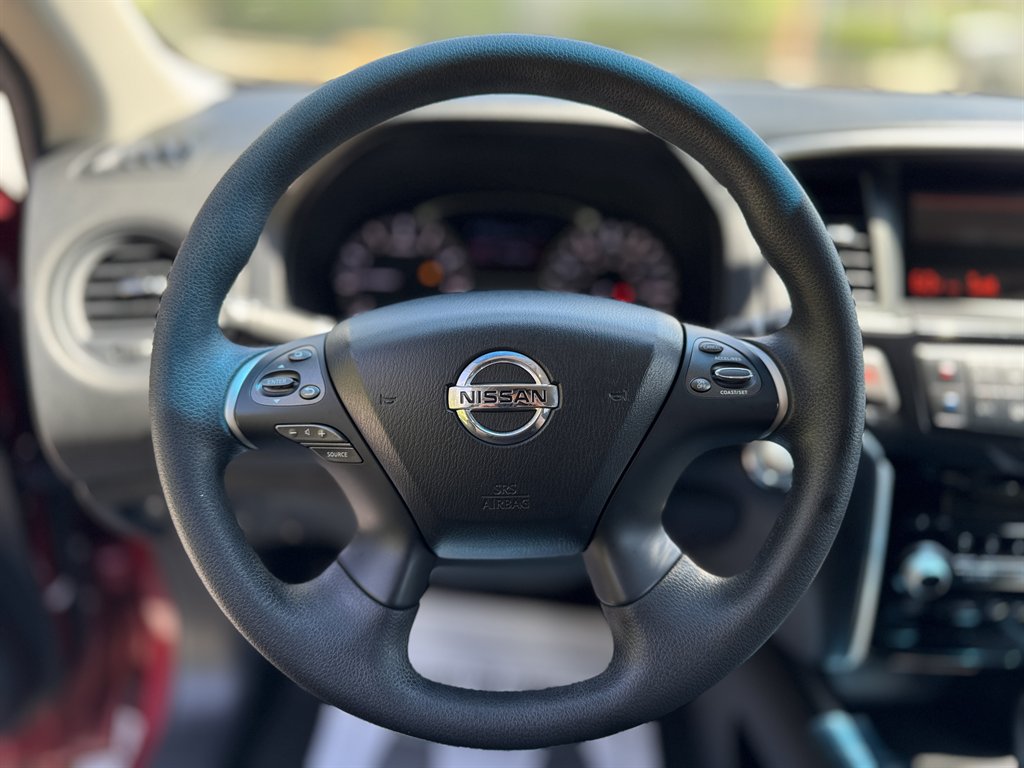 2014 Nissan Pathfinder S photo