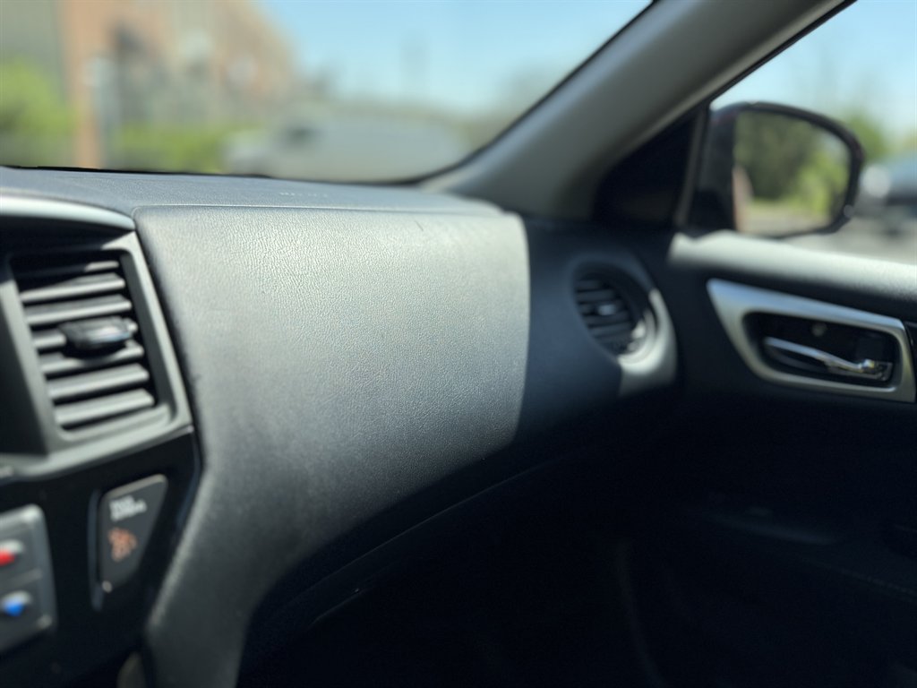 2014 Nissan Pathfinder S photo