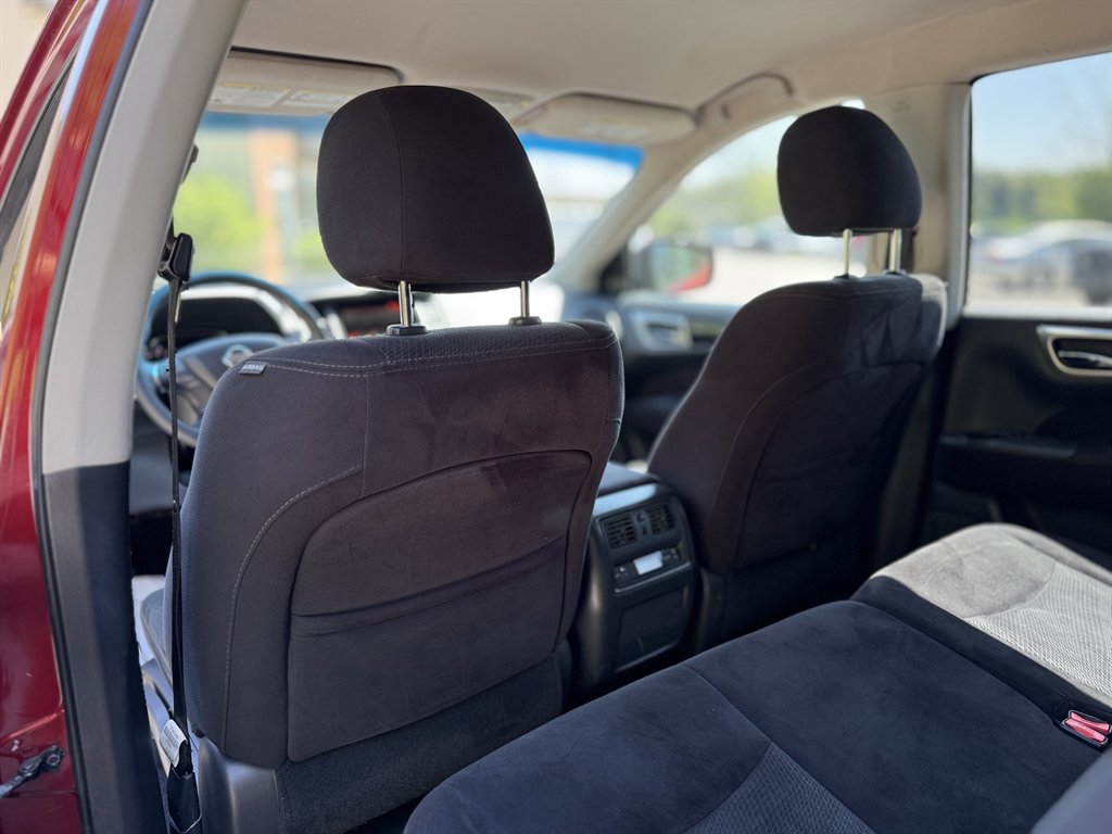 2014 Nissan Pathfinder S photo