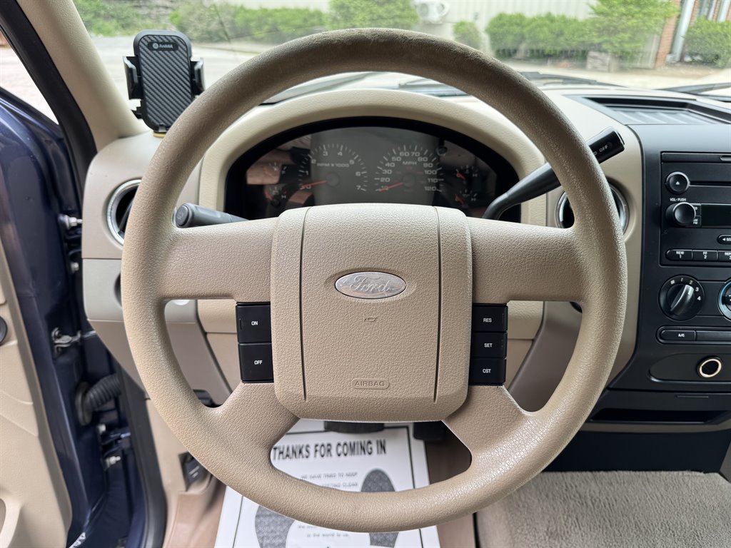 2005 Ford F-150 XLT photo
