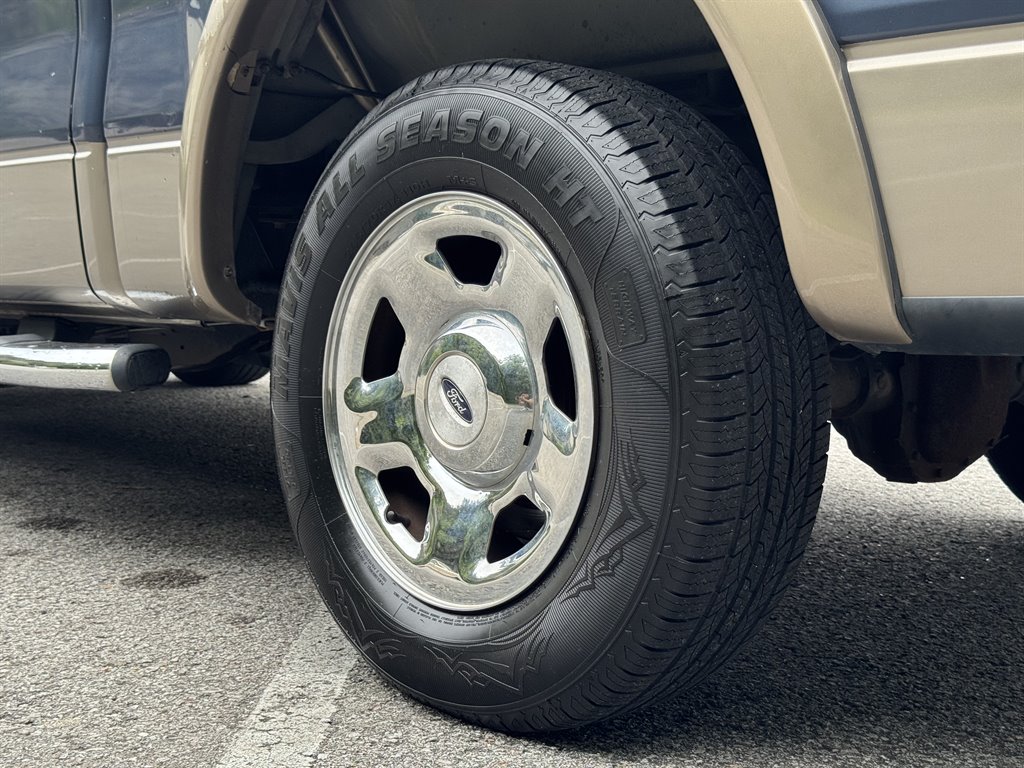 2005 Ford F-150 XLT photo