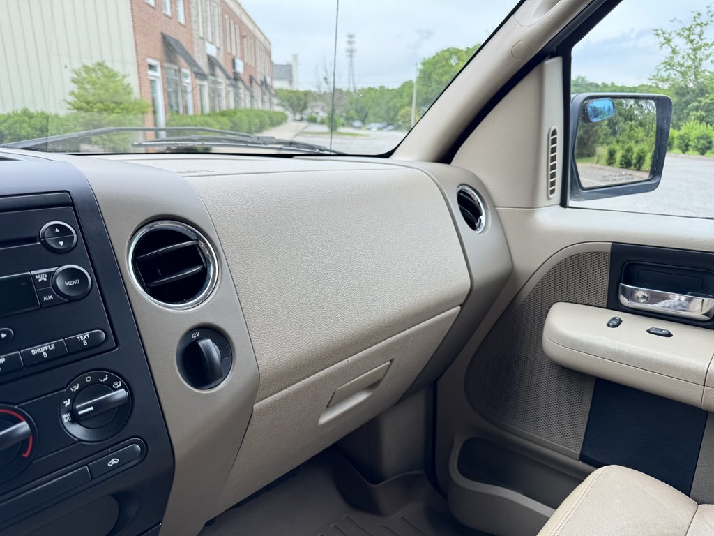 2005 Ford F-150 XLT photo