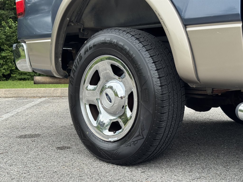 2005 Ford F-150 XLT photo