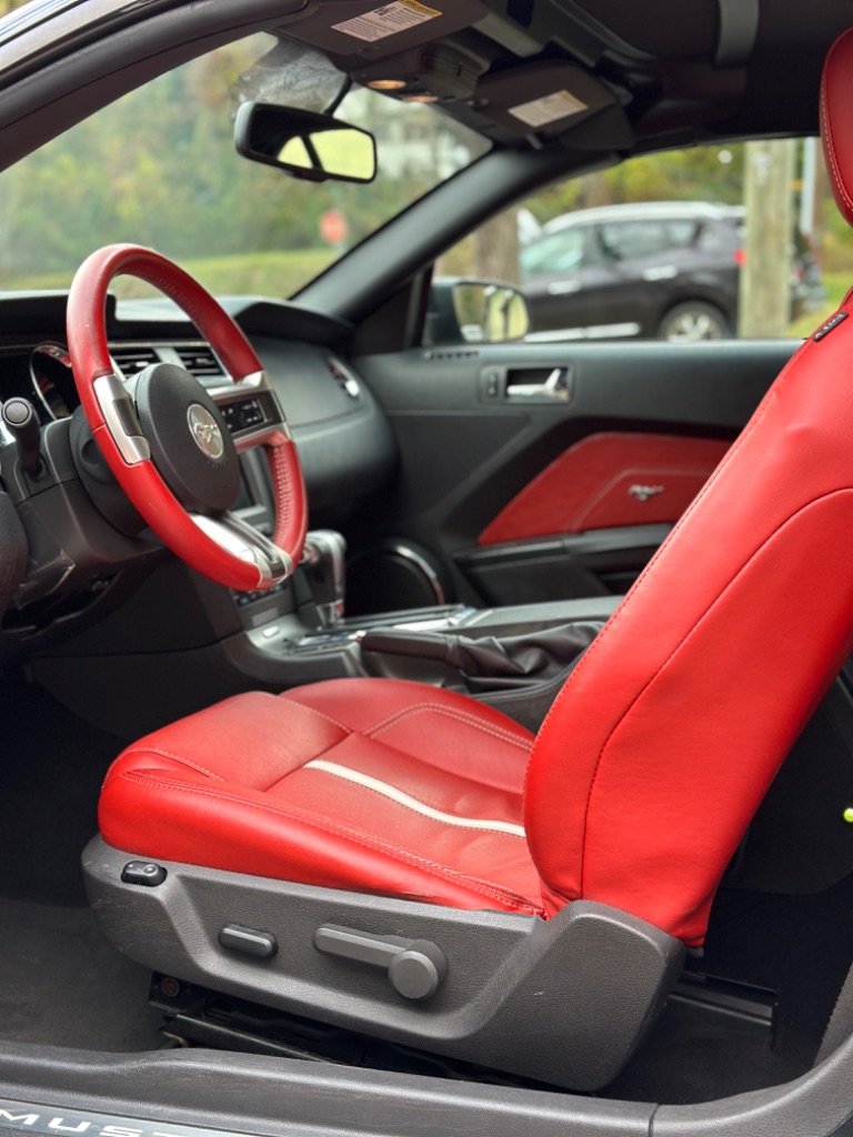 2010 Ford Mustang GT photo