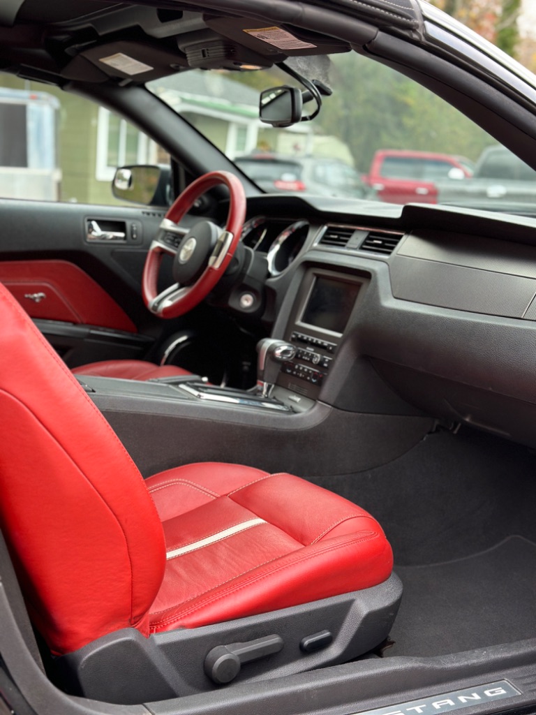 2010 Ford Mustang GT photo