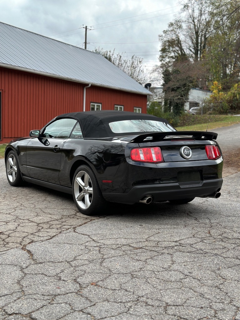 2010 Ford Mustang GT photo