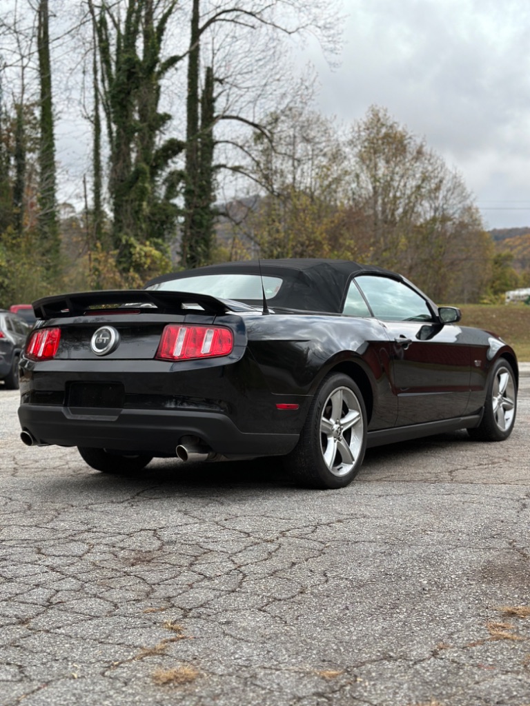 2010 Ford Mustang GT photo