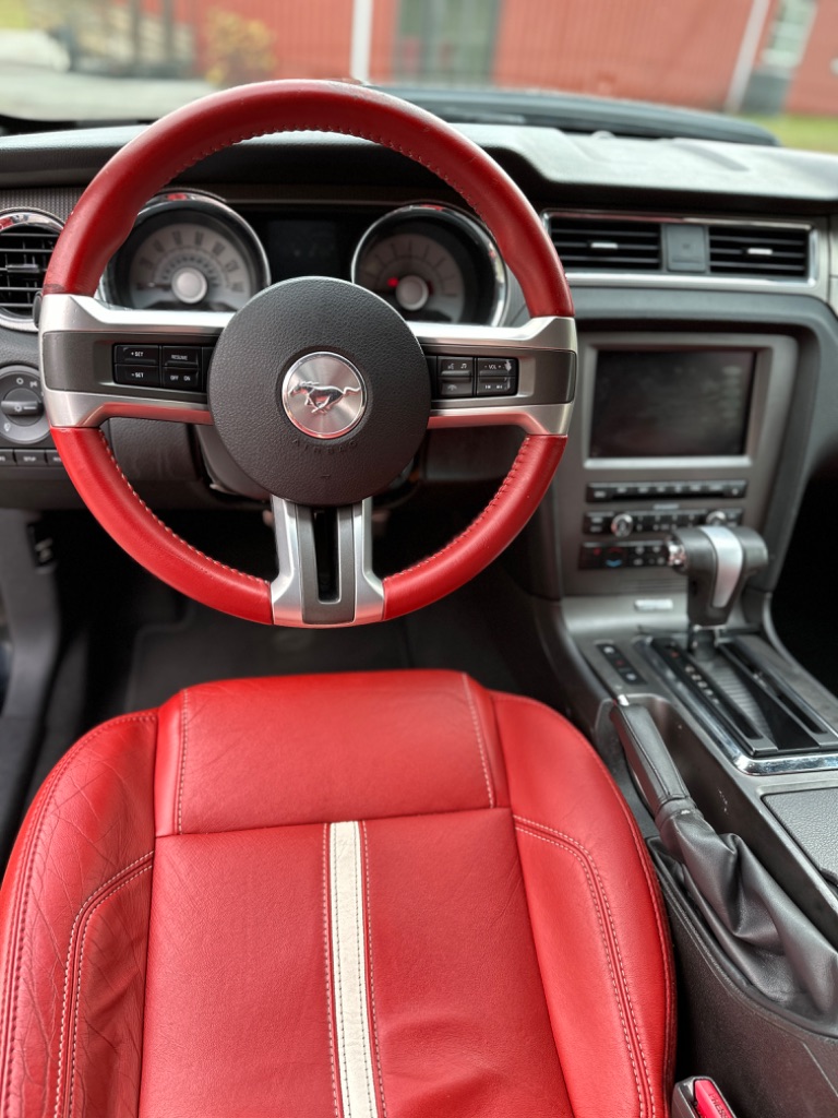 2010 Ford Mustang GT photo
