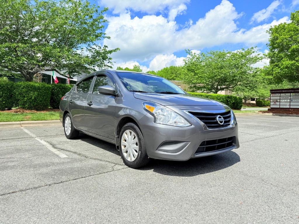 2016 Nissan Versa S photo
