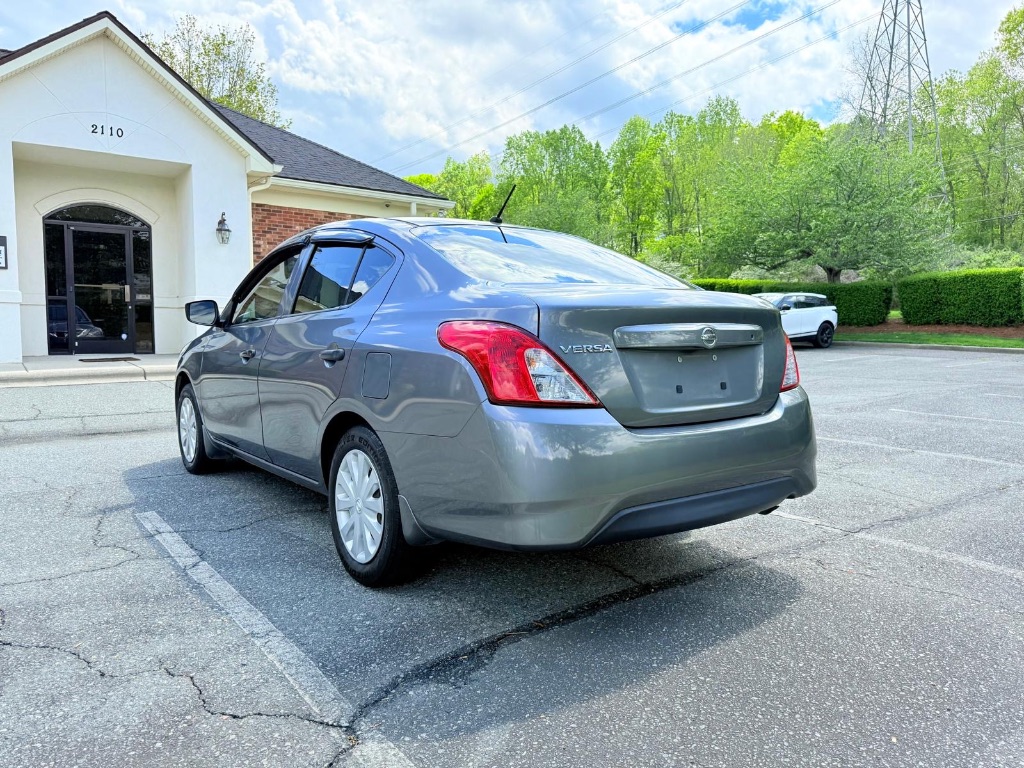 2016 Nissan Versa S photo