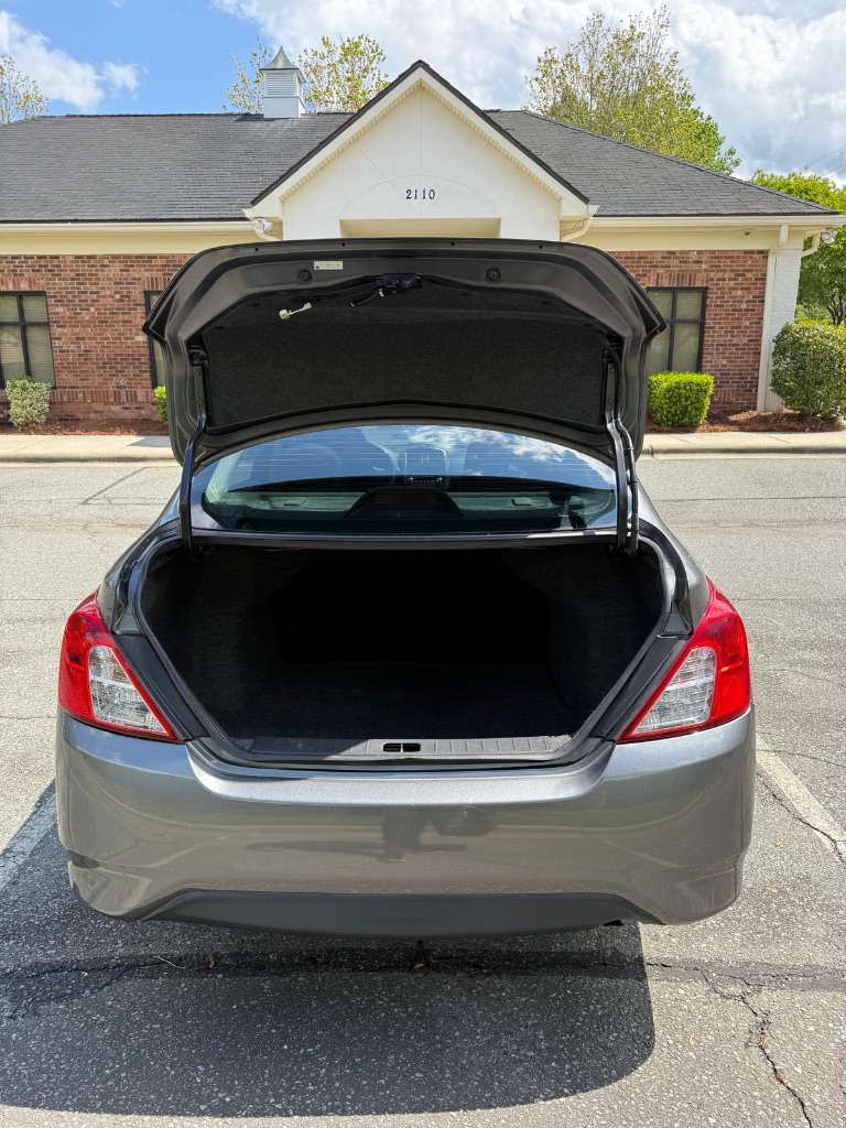 2016 Nissan Versa S photo