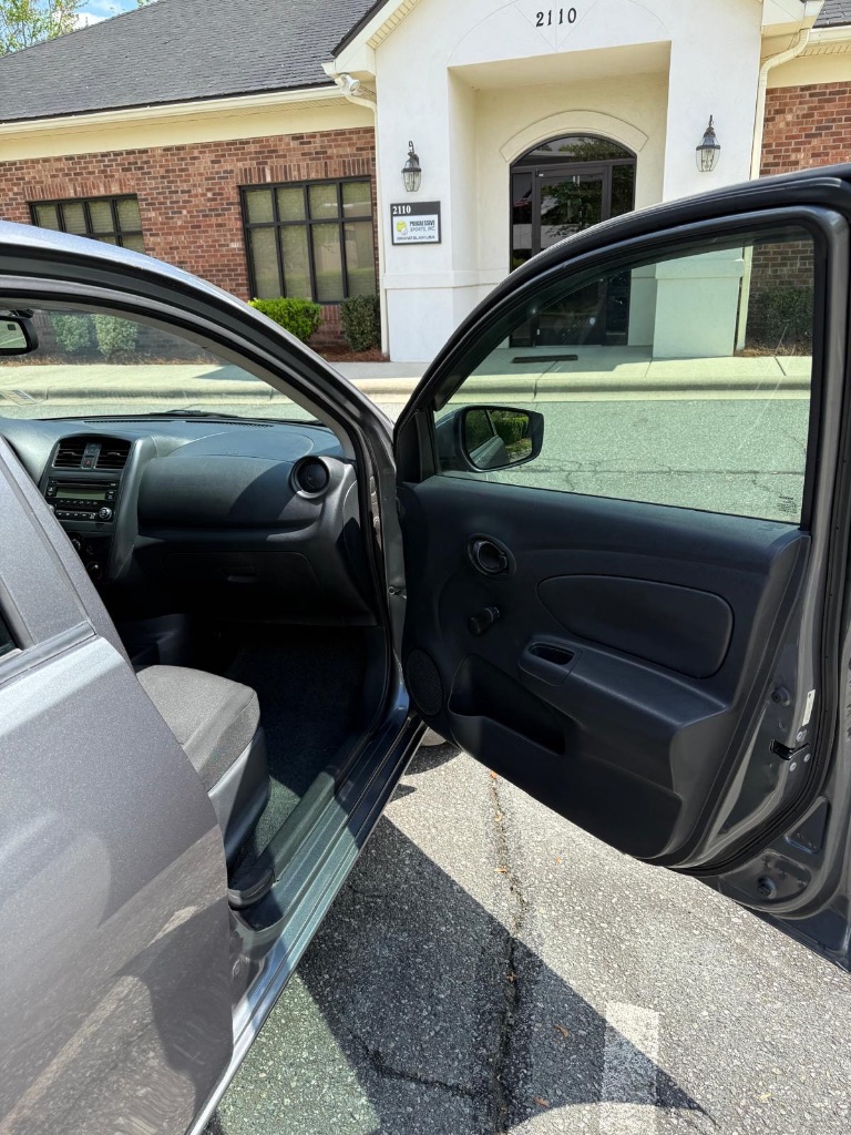 2016 Nissan Versa S photo